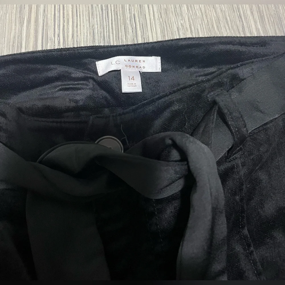 Lauren Conrad Black Velvet Holiday Pintuck Straight-leg Slacks EUC, Size 14 - Picture 4 of 8